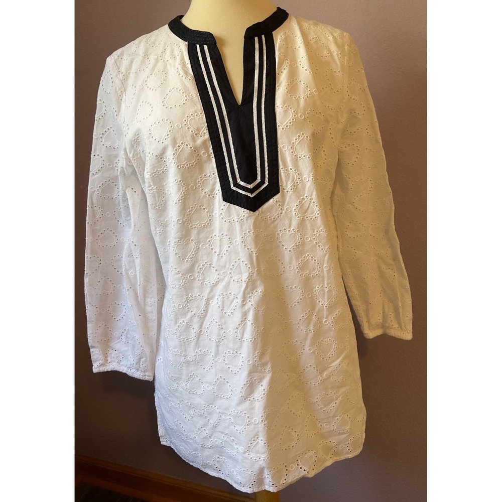 Talbots White Heart Eyelet Navy Trim Long Sleeve Top Blouse Size Medium‎
